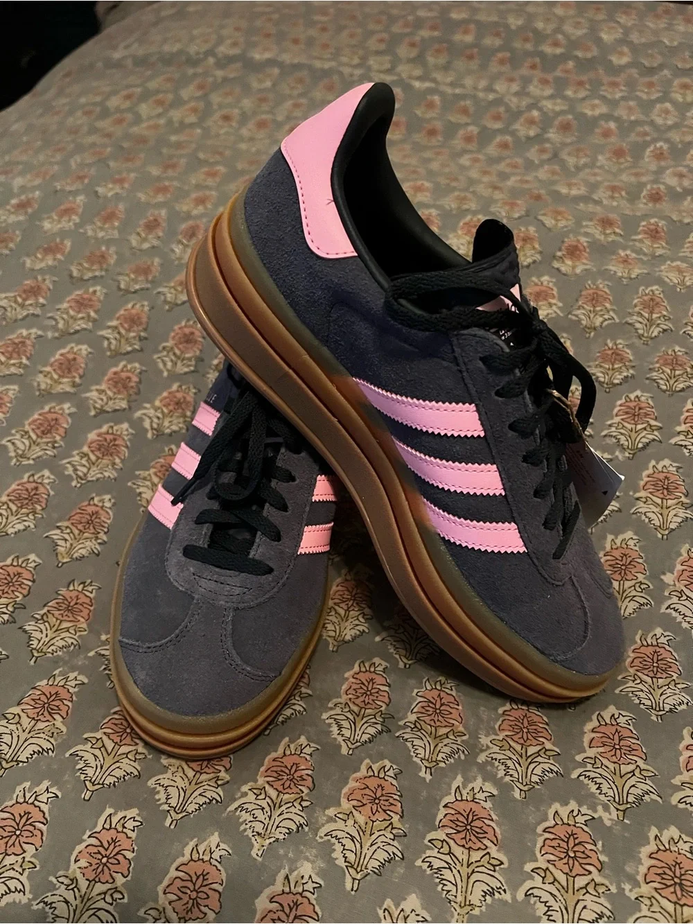 Big kids Adidas Gazelle platform Gray Suede Sneakers with Pink Stripes
